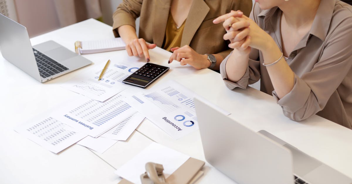 découvrez les tendances actuelles du marché de l'emploi, explorez les évolutions des secteurs en demande, et préparez-vous à naviguer efficacement dans un environnement professionnel en constante mutation.