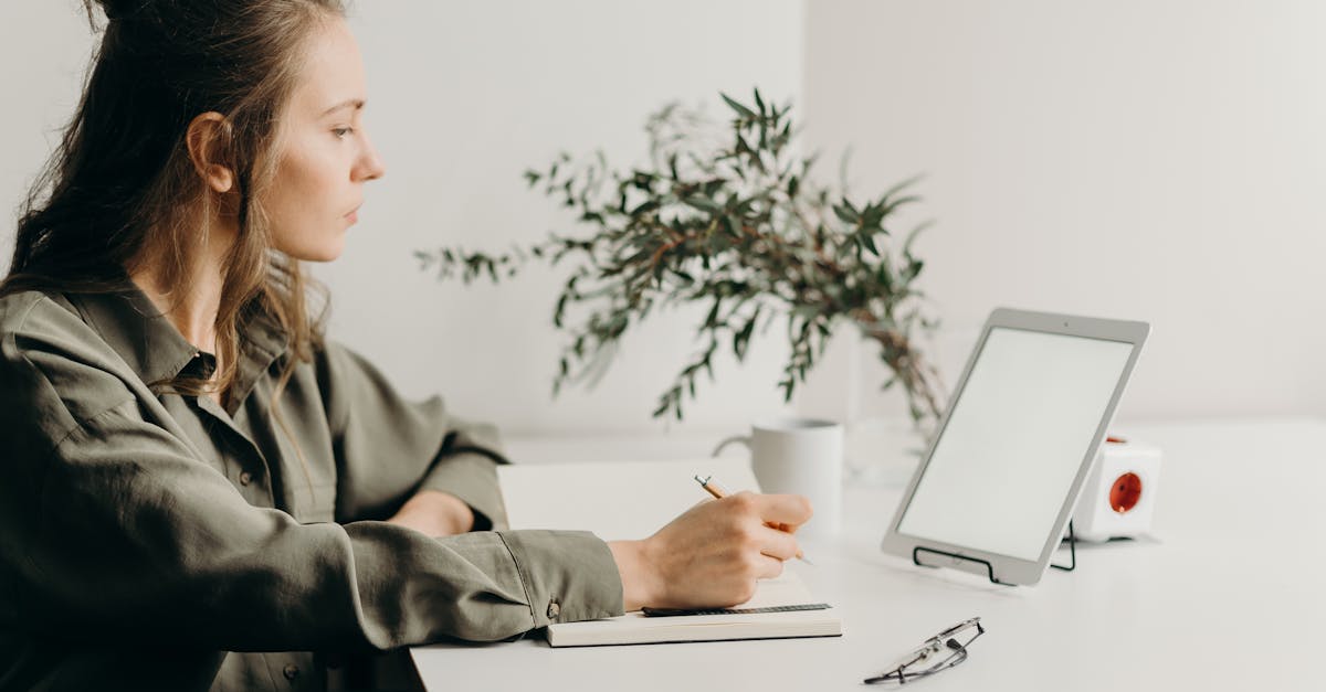 découvrez les profils de poste clés qui façonnent la dynamique du marché du travail. cette ressource vous guide à travers les rôles essentiels, compétences recherchées et opportunités de carrière, afin d'optimiser votre parcours professionnel.