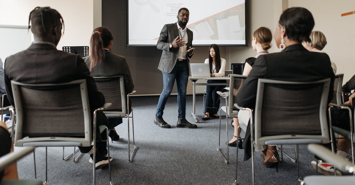 participez à nos ateliers de carrière pour développer vos compétences professionnelles, explorer de nouvelles opportunités et maximiser votre potentiel. que vous soyez en reconversion ou en quête d'avancement, nos experts vous guideront vers le succès.