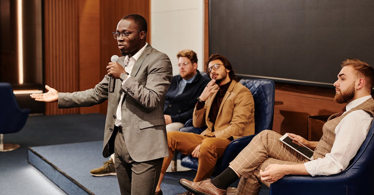 participez à nos ateliers de carrière pour découvrir des conseils pratiques, des stratégies de développement personnel et des opportunités de réseautage. améliorez vos compétences, affinez votre cv et préparez-vous à exceller dans votre parcours professionnel.