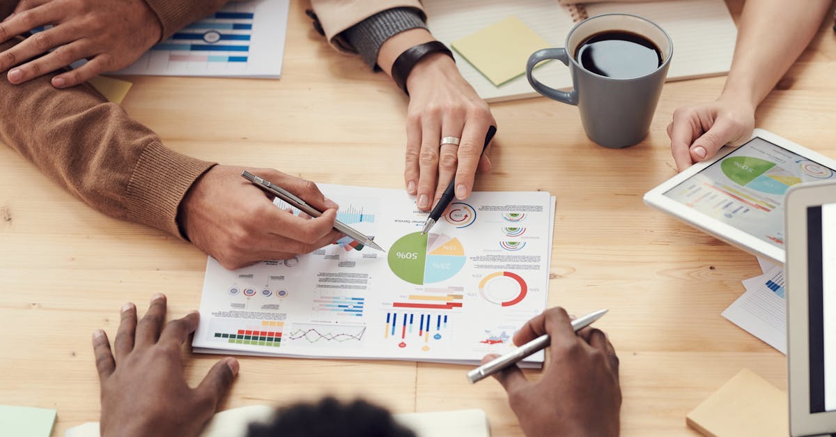 découvrez l'importance du travail d'équipe pour atteindre des objectifs communs. apprenez comment la collaboration, la communication et la synergie entre les membres d'une équipe peuvent mener au succès. inspirez-vous de stratégies efficaces pour renforcer la dynamique de groupe et favoriser un environnement de travail positif.