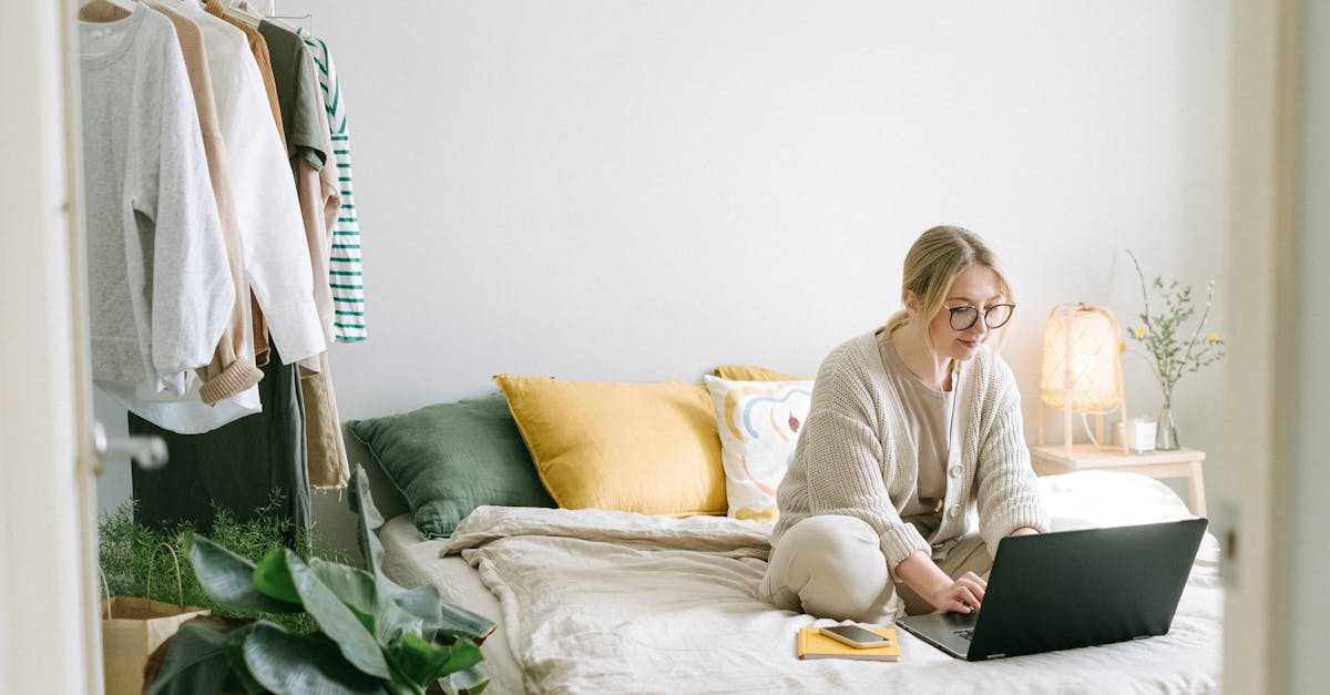 découvrez les avantages et les défis du télétravail. apprenez à optimiser votre productivité tout en travaillant à distance, et explorez des conseils pratiques pour maintenir un équilibre entre vie professionnelle et personnelle.