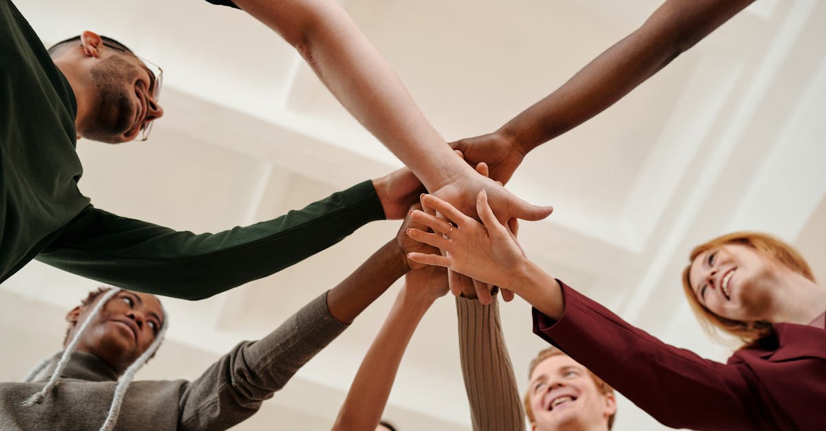 découvrez comment renforcer la cohésion d'équipe pour améliorer la collaboration, la communication et la performance au sein de votre entreprise. des conseils pratiques pour créer un environnement de travail harmonieux et motivant.
