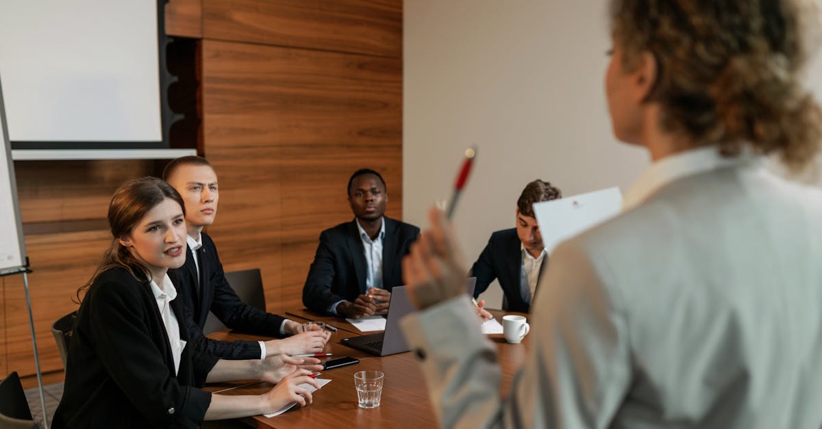découvrez comment définir et atteindre vos objectifs de carrière avec des conseils pratiques et des stratégies efficaces pour progresser dans votre profession et réaliser vos ambitions.