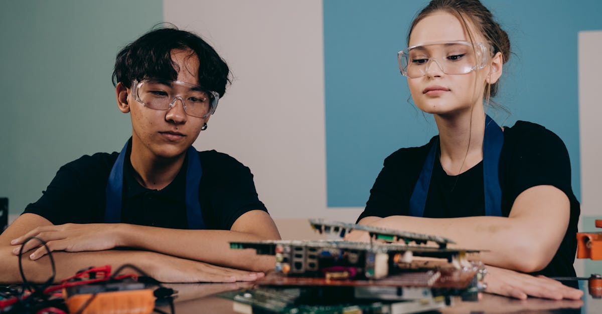 découvrez l'apprentissage, une voie d'excellence qui combine théorie et pratique. idéal pour acquérir des compétences professionnelles, ce parcours vous permet de plonger dans le monde du travail tout en poursuivant vos études. explorez les avantages de l'apprentissage et les différentes opportunités qui s'offrent à vous.
