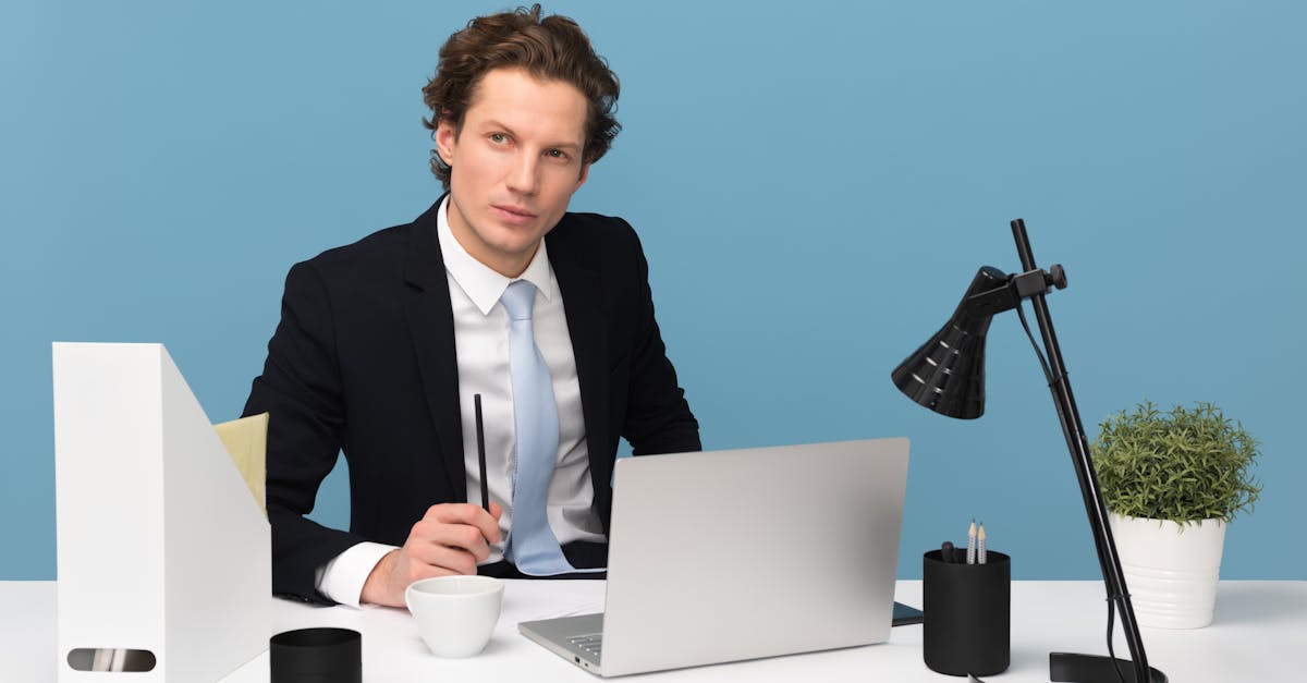 Gérer sa situation professionnelle : conseils pour naviguer dans le monde du travail