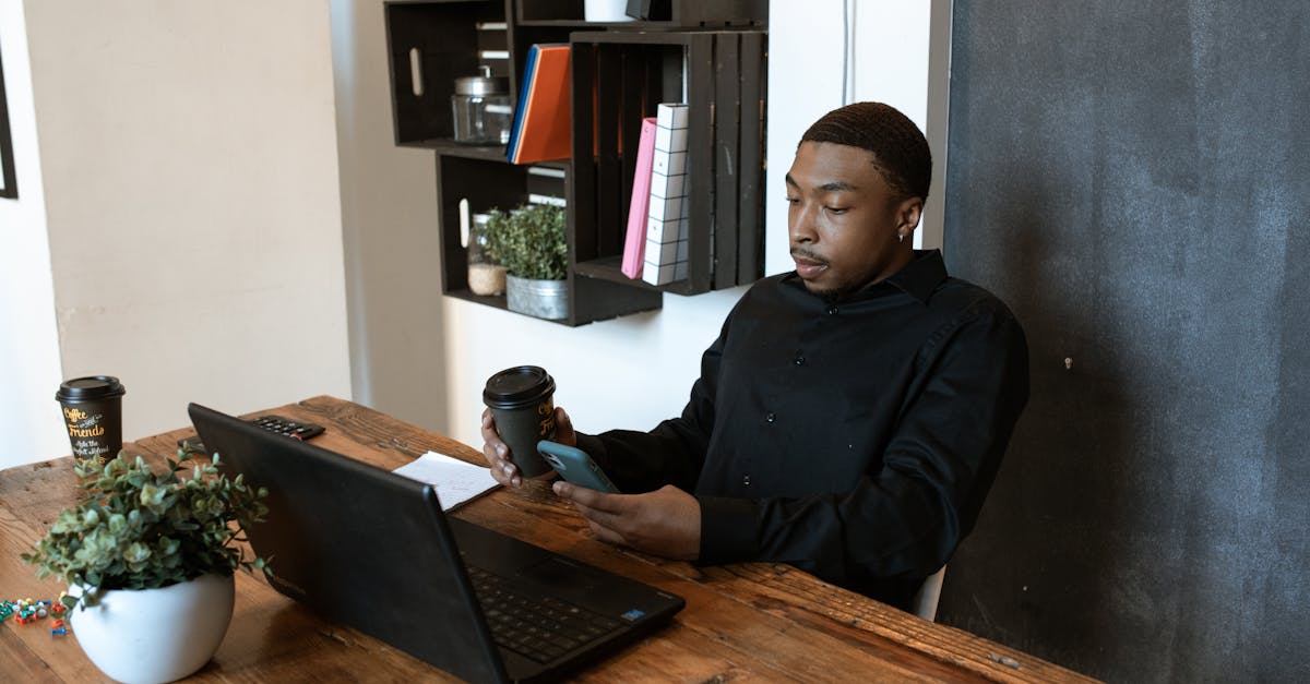 Télécharger un CV efficace pour attirer les chasseurs de tête